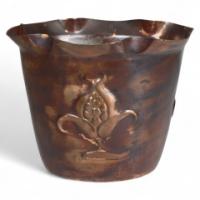 Joseph Sankey & Sons. A Large Arts & Crafts Copper Planter with Embossed Flower Pod - Thumbnail 1