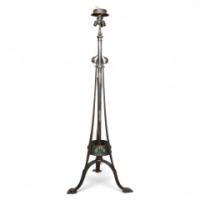 Jesson Birkett (attributed). An Arts and Crafts hand hammered copper standard floor lamp - Thumbnail 1