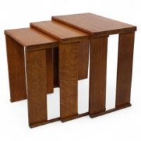 Frank Brangwyn (style of). A nest of three light oak modernist side tables of planked construction - Thumbnail 1