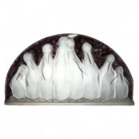 Verreries de Costebelle. An Art Deco half-moon frosted opalescent glasswork depicting a colony of penguins - Thumbnail 1