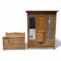 Shapland and Petter. A stunning oak treble wardrobe and matching chest-of-drawers/cupboard - Thumbnail 1