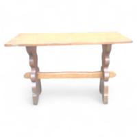 Robert Gnomeman Whittiker. An Arts and Crafts oak table - Thumbnail 1