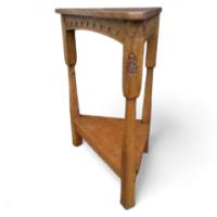 Thomas Gnomeman Whittaker. A good quality corner table - Thumbnail 1