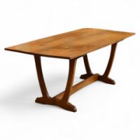 Edward Barnsley. A super quality Cotswold style oak dining table designed for the Rural Industries Bureau. - Thumbnail 1