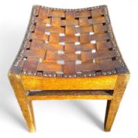 Arthur Simpson. An oak Arts and Crafts stool - Thumbnail 1