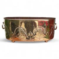 Margaret Gilmour (possibly). A good Glasgow school brass planter with embossed kissing birds in the style of Talwin Morris - Thumbnail 1