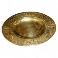 Margaret Gilmour (attributed). An oval Glasgow School brass tray - Thumbnail 1