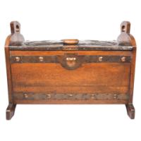 Shapland and Petter or Liberty & Co., attributed. Arts and Crafts oak blanket box - Thumbnail 2