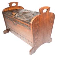 Shapland and Petter or Liberty & Co., attributed. Arts and Crafts oak blanket box - Thumbnail 4
