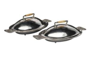 Guild of Handicraft, attributed. Pair of silver-plated vegetable dishes by C. R. Ashbee - Thumbnail 3