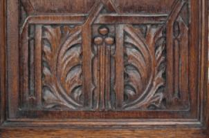 Arts and Crafts Oak Wall Cabinet with Carved Floral Decoration - Thumbnail 10