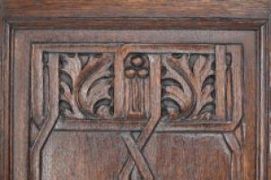 Arts and Crafts Oak Wall Cabinet with Carved Floral Decoration - Thumbnail 11