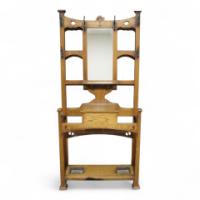 Liberty & Co., A Good Quality Oak Arts & Crafts Hallstand