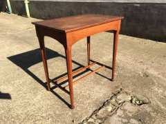 Arthur Simpson. An Arts Crafts oak side table with shaped apron - Thumbnail 2