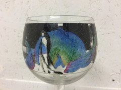 Vedar. A wine glass with hand painted enamelling of a naked lady amongst Peacocks - Thumbnail 8