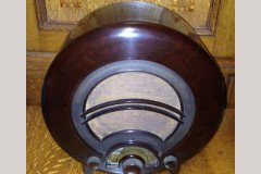 E K Cole. An Ekco AD36 All Electric Bakerlight Radio. - Thumbnail 2