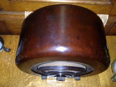 E K Cole. An Ekco AD36 All Electric Bakerlight Radio. - Thumbnail 3