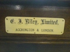 A rare Arts and Crafts oak snooker table - Thumbnail 5