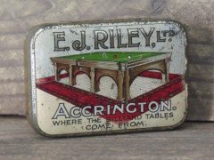 A rare Arts and Crafts oak snooker table - Thumbnail 6