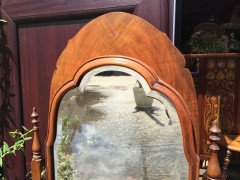 Charles Spooner (style of). A walnut swivel dressing table with shaped jewelery drawers - Thumbnail 2