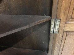 Liberty and Co (attributed). An Arts Crafts oak corner cupboard - Thumbnail 8