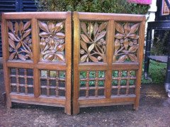 Alfred Waterhouse (attributed). A pair of Gothic Revival hinged alter gate - Thumbnail 1