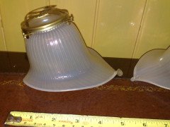 Pair of Lily-Shaped Vaseline Glass Shades with Flared Rims - Thumbnail 3
