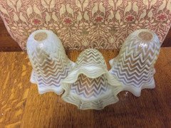 Three Vaseline shade with zigzag detailing - Thumbnail 3