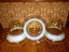 Two sets of three almost matching Vaseline shade - Thumbnail 4