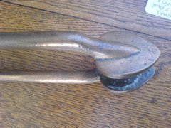 C F A Voysey for Thomas Elsley. An heart-shaped coal shovel and a matching tongs - Thumbnail 7