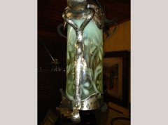 An Arts and Crafts silver plated lantern with floral Vaseline shade. - Thumbnail 3