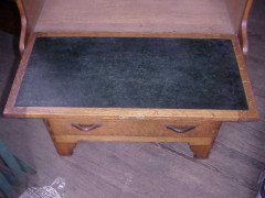 Arthur Simpson. An Arts and Crafts oak bureau - Thumbnail 4