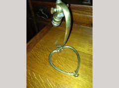 WAS Benson. A brass swan table with heart shaped base - Thumbnail 3