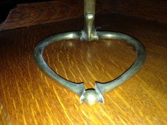 WAS Benson. A brass swan table with heart shaped base - Thumbnail 4