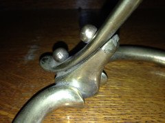 WAS Benson. A brass swan table with heart shaped base - Thumbnail 5