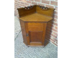 Arthur Simpson. an Exceptional Quality Arts and Crafts Corner Cupboard - Thumbnail 2
