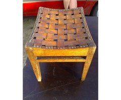 Arthur Simpson. An oak Arts and Crafts stool - Thumbnail 1