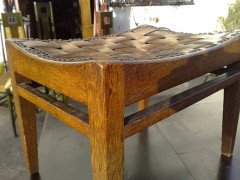 Arthur Simpson. An oak Arts and Crafts stool - Thumbnail 4