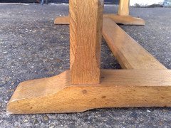 Heals of London. An Arts and Crafts light oak six to eight seat refectory dining table - Thumbnail 6