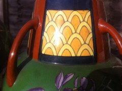 A good rare pair of Foley Intarsio vases, hand decorated with vivid swirling Iris's on a rich green back ground - Thumbnail 7