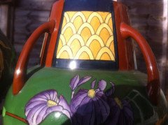 A good rare pair of Foley Intarsio vases, hand decorated with vivid swirling Iris's on a rich green back ground - Thumbnail 8