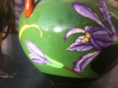 A good rare pair of Foley Intarsio vases, hand decorated with vivid swirling Iris's on a rich green back ground - Thumbnail 13