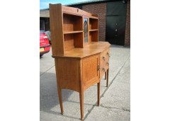 E A Taylor for Wylie and Lochhead. An oak Glasgow School sideboard - Thumbnail 2