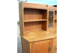 E A Taylor for Wylie and Lochhead. An oak Glasgow School sideboard - Thumbnail 4