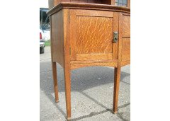 E A Taylor for Wylie and Lochhead. An oak Glasgow School sideboard - Thumbnail 7