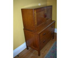 Arthur Simpson. An Arts and Crafts cabinet/linen press - Thumbnail 2