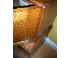Arthur Simpson. An Arts and Crafts cabinet/linen press - Thumbnail 8