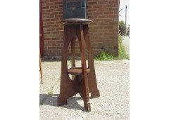 John Ednie for Wylie and Lochhead. A Glasgow School mahogany plant stand - Thumbnail 2