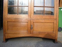 E A Taylor for Wylie and Lochhead. A good Glasgow School oak bookcase - Thumbnail 8