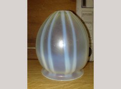 A striped Vaseline shade - Thumbnail 1